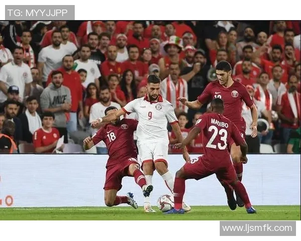 日本足球队迎战澳大利亚队期待激烈对抗展现亚洲足球实力